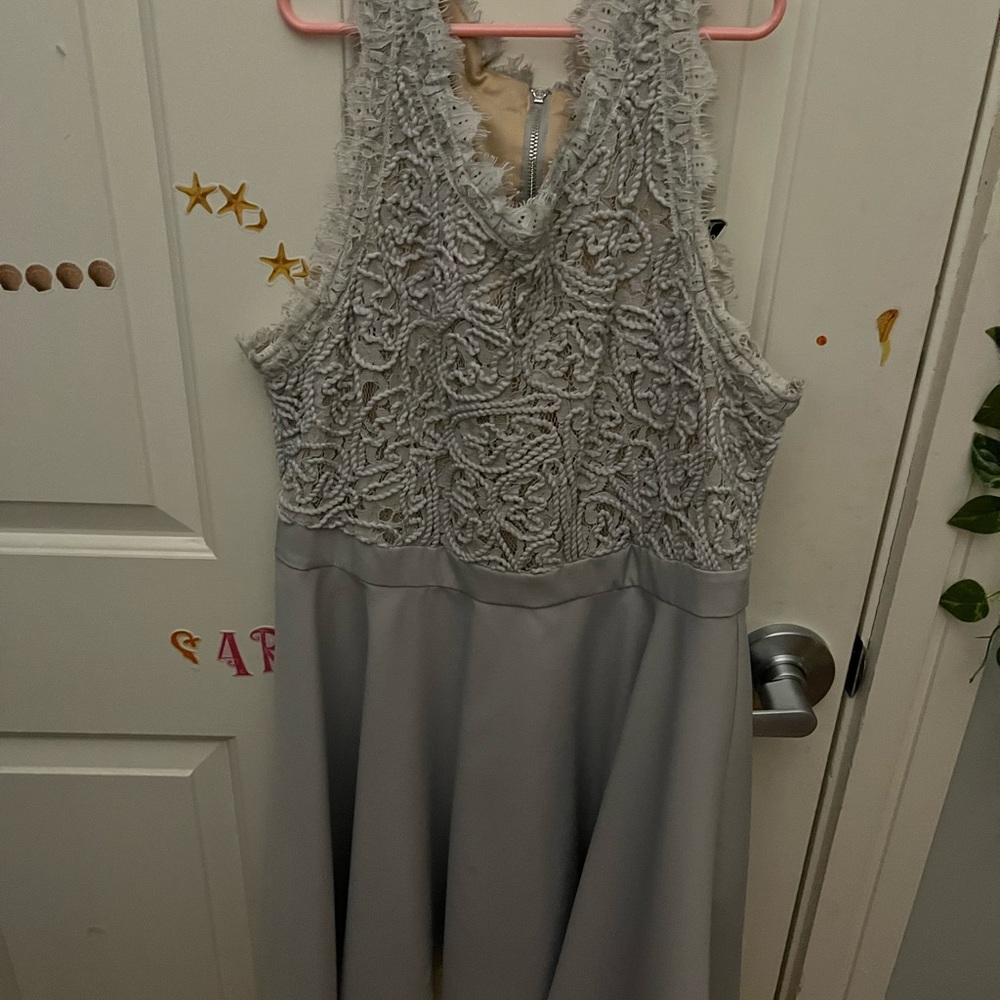 Size XL can fit L, fancy/comfy dress. Worn only once, perfect condition